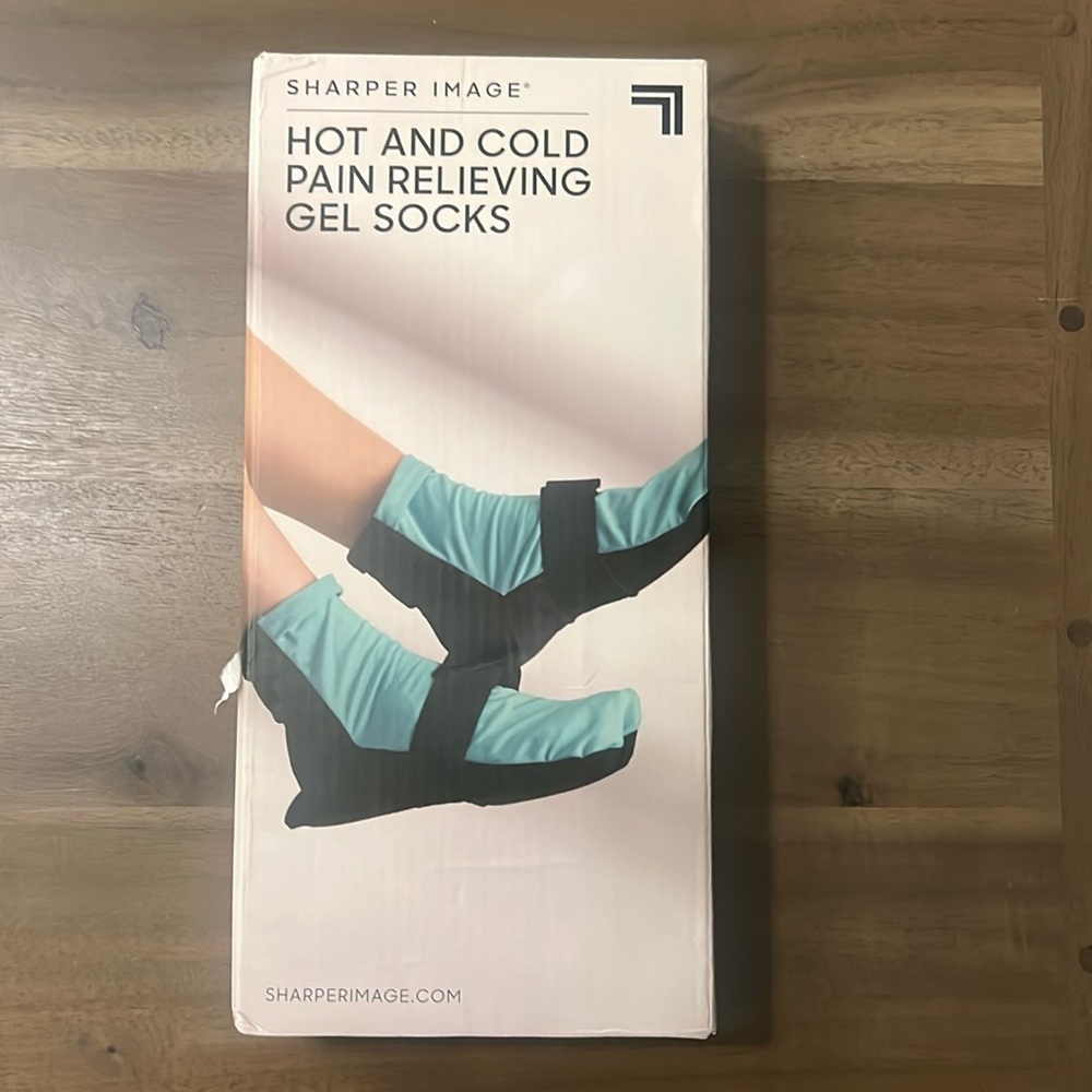 Sharper Image Hot and Cold Pain Relieving Socks